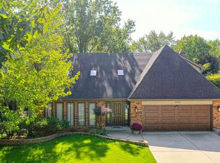 2331 Oak Hill Dr, Lisle, IL 60532