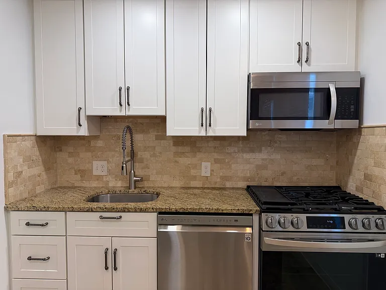 114 Alders Dr — Photo 4
