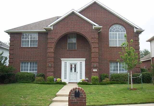 1st image of 1305 Black Oak Dr