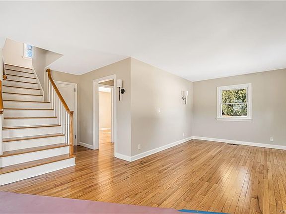 3rd image of 3 Raymond Dr