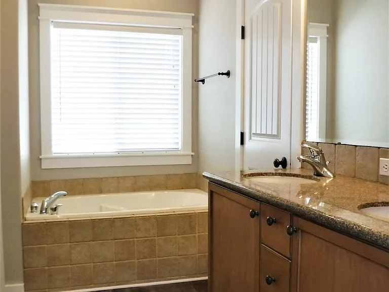 4432 N Kilee Ave — Photo 19