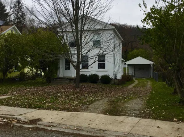 803 N Washington St, Lowell, MI 49331