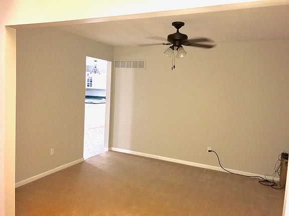 2nd image of 1129 Oak Hollow Dr