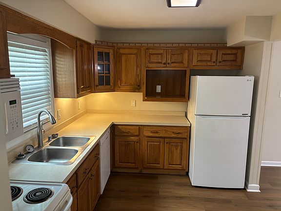 5th image of 212 Zandale Dr