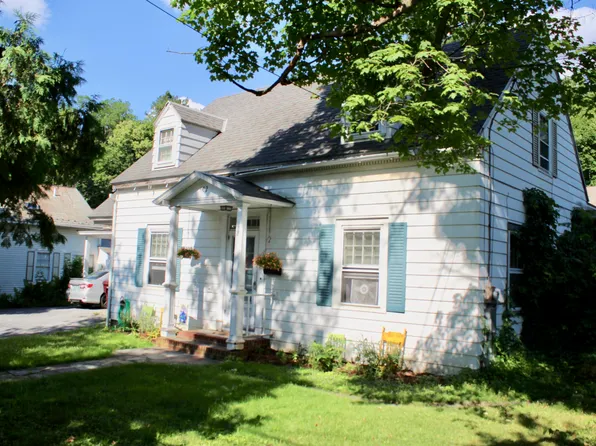 402 South Street, Bennington, VT 05201