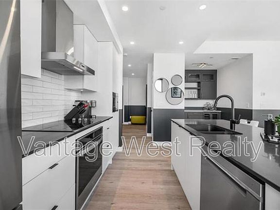 4th image of 1471 Saint Paul St #2406