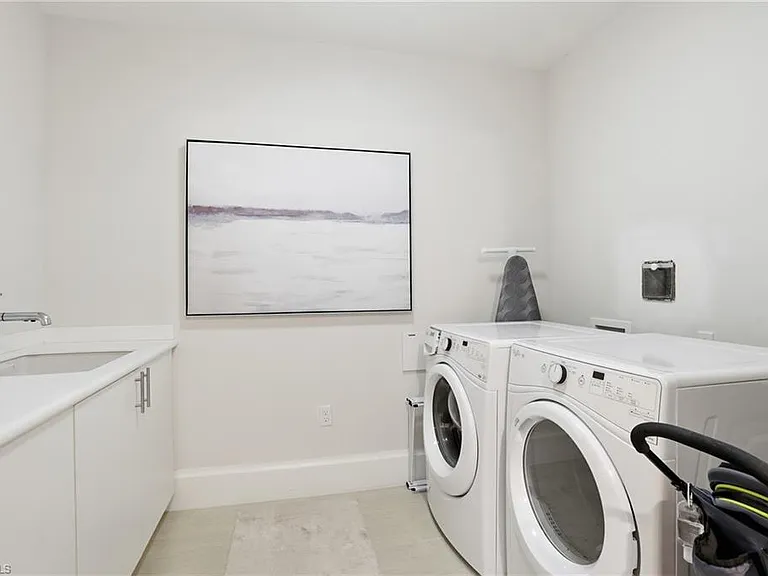 1030 3rd Ave S #417 — Photo 32