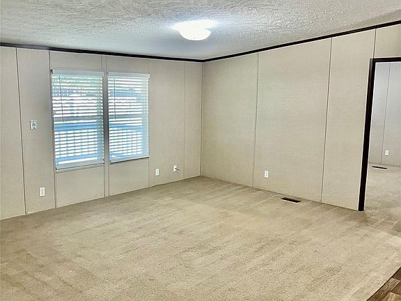 5th image of 24418 Tree Ln