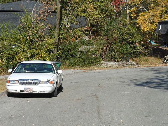4th image of 1306 Coleman Cir