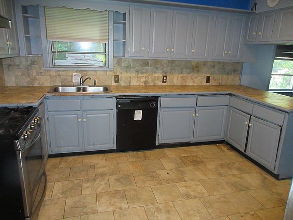 5th image of 909 Wilton Pl