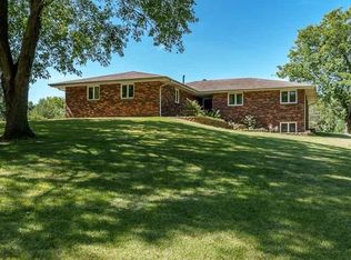 10404 Moonglow Dr, Roscoe, IL 61073