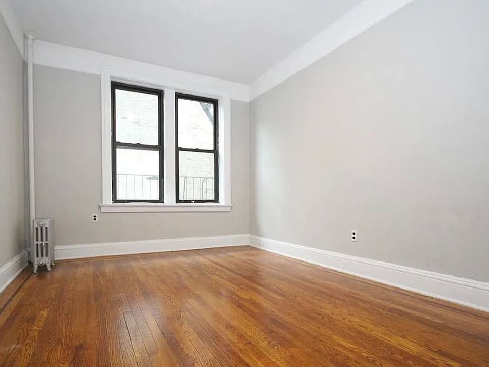 2nd image of 3119 33rd St #1
