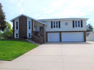 1869 W Calle Colombo St, Columbus, NE 68601