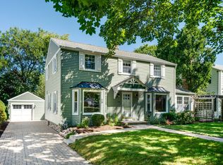 410 E Rockland Rd, Libertyville, IL 60048