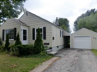 305 Aurora St, Lancaster, NY 14086