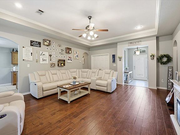 3rd image of 5680 Westchase Loop
