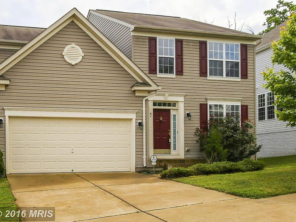 1st image of 41 Carriage Hill Dr