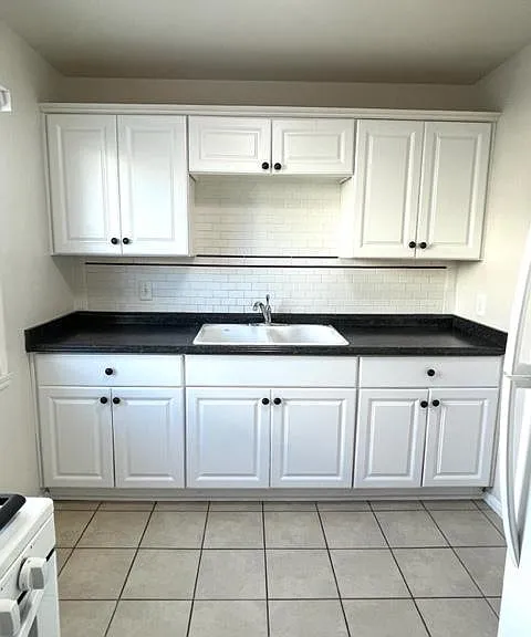 373 Termino Ave #2 — Photo 5