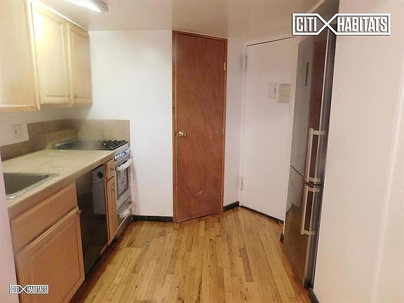 4th image of 424 E 82nd St APT 4RW
