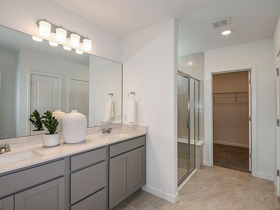 Owner s Bath with Dual Sinks