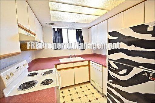2nd image of 1070 E Quail Dr