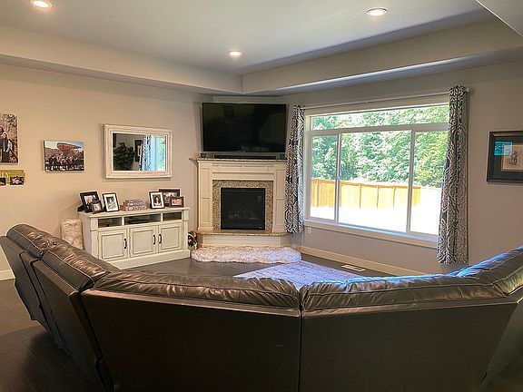 2nd image of 8111 Keanland Park Ln SE