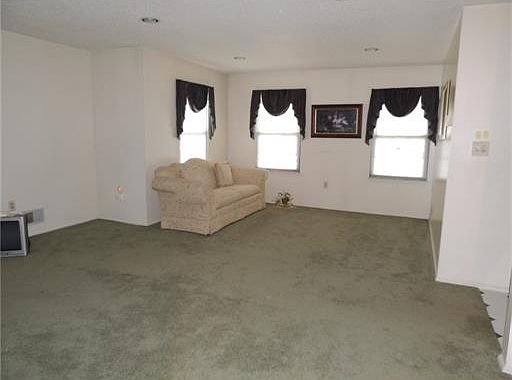 2nd image of 346 Wycoff Way W