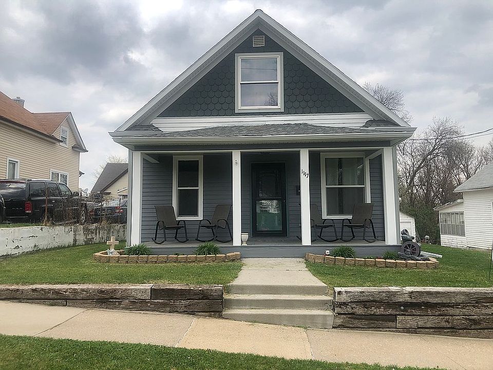 1st image of 1117 W 5th St