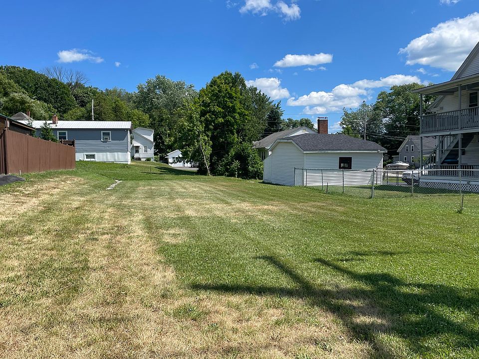 2nd image of 44 Poland Road