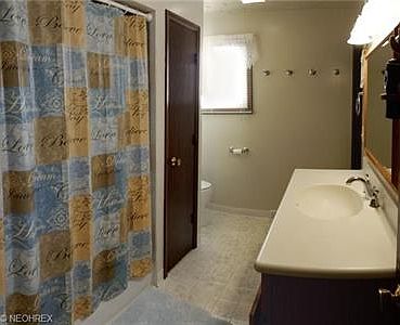 4th image of 1001 Buttonwood Ln