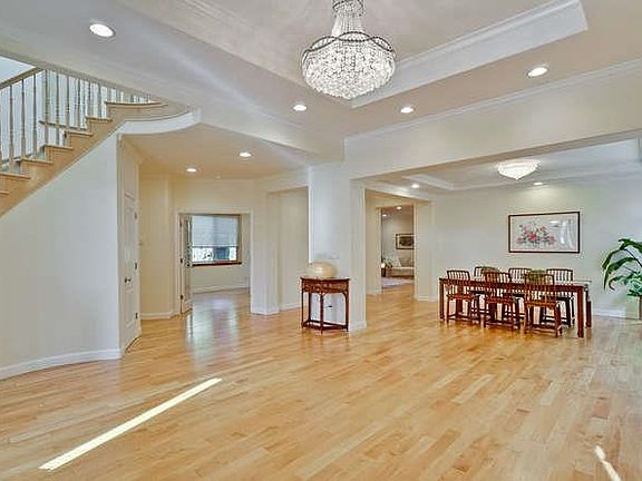 2nd image of 21831 San Fernando Ave