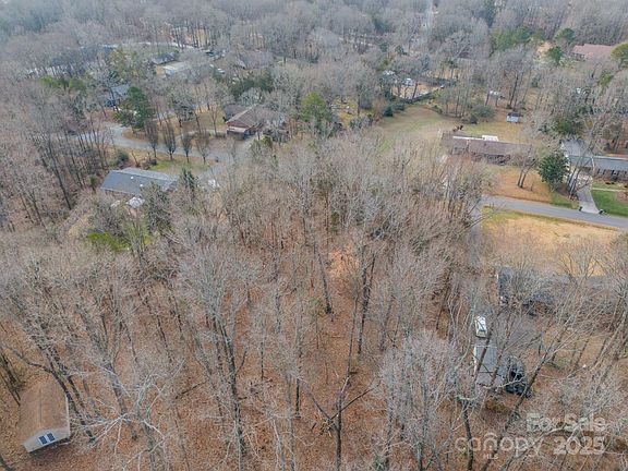 4th image of 9228 Pinenoll Ln