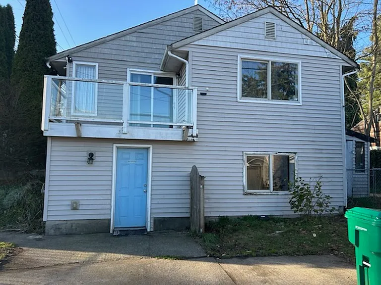 929 Pecks Dr — Photo 1