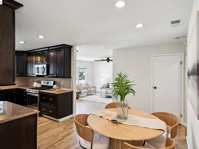 201 Ramon Pl — Photo 18