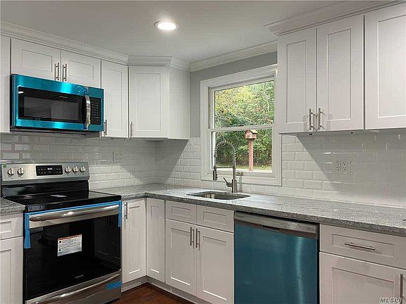 3rd image of 1043 Sipp Ave