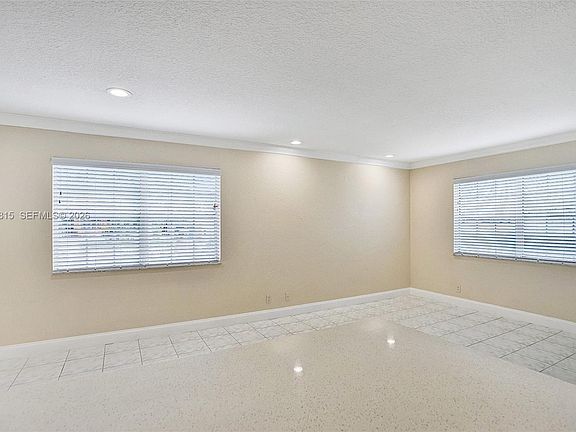 5th image of 601 SE 5th Ct APT 110