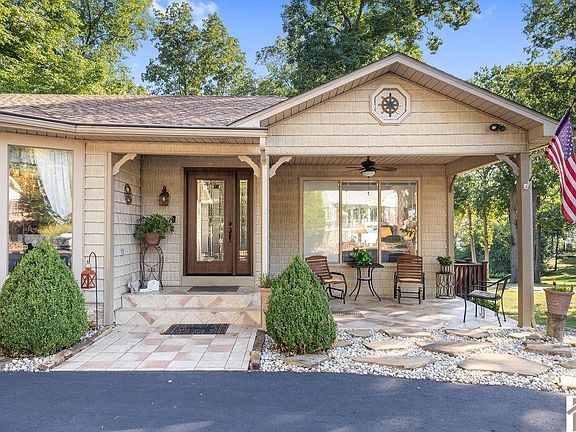 2nd image of 531 Knight Ln
