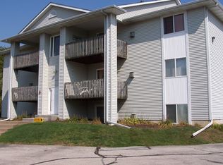 4165 Mallard Ct APT 10, Bettendorf, IA 52722