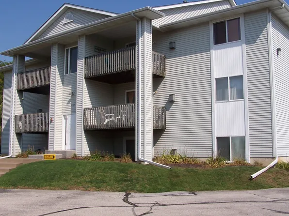 4165 Mallard Ct APT 10, Bettendorf, IA 52722