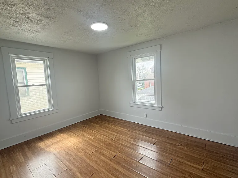 726 Baldwin Ave — Photo 10