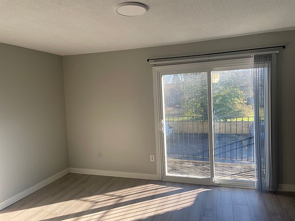 3rd image of 328 E Elmwood Ave APT 25