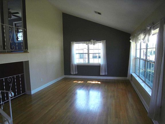 3rd image of 2315 Saint Andrews Cir