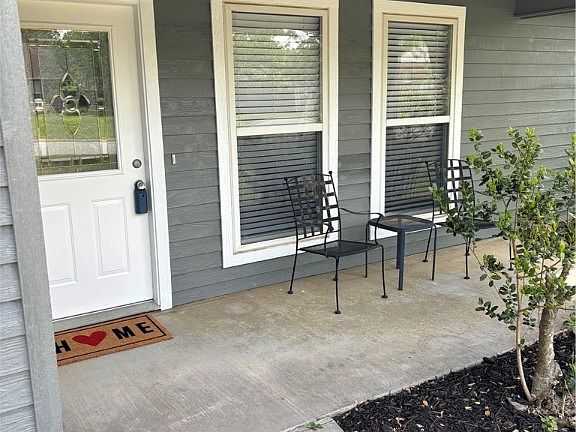2nd image of 2856 Colton Cv