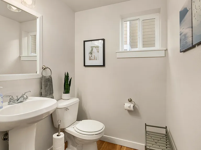 4835 Delridge Way SW — Photo 16