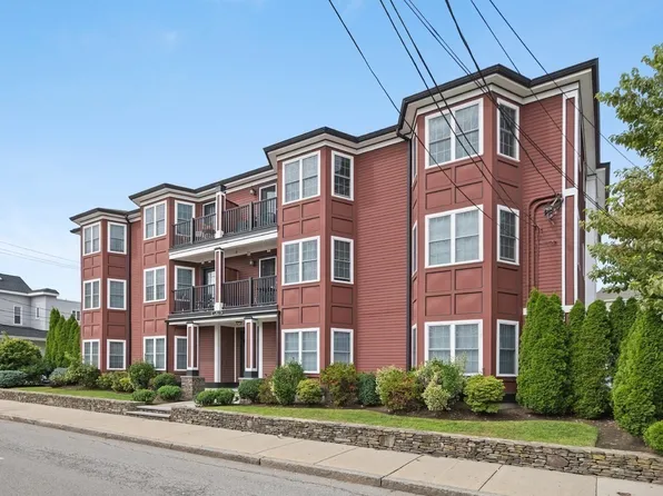 32 Common St #2, Waltham, MA 02451