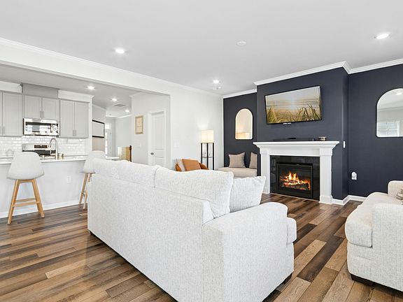 5th image of 1657 White Rose Ln