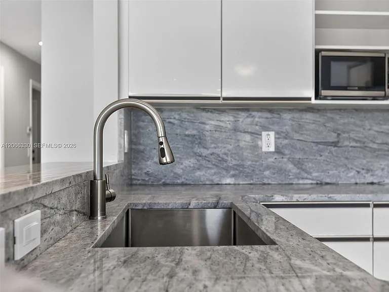 1520 Seabay Rd — Photo 90