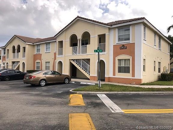 2nd image of 2925 SE 16th Ave Unit 203