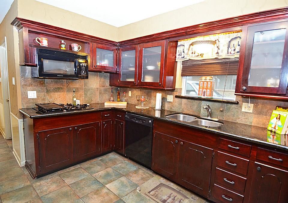 1st image of 4122 Shady Springs Dr