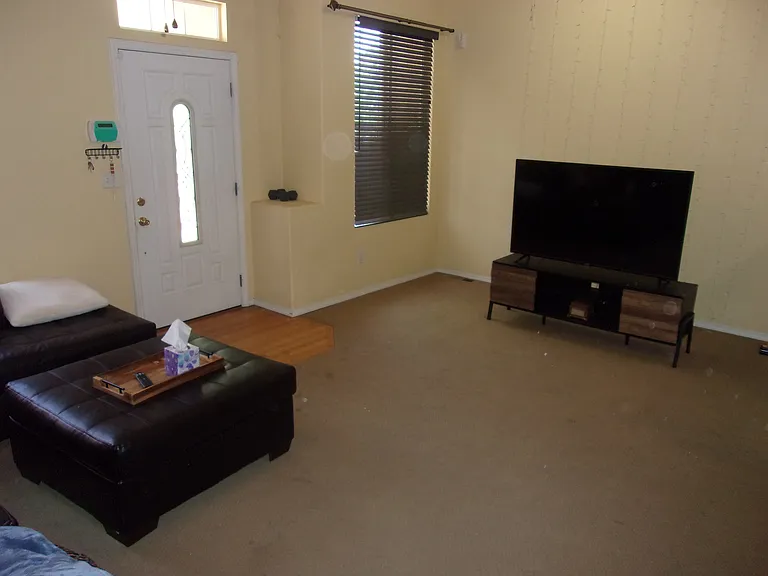 1456 Courtyard Hts — Photo 11